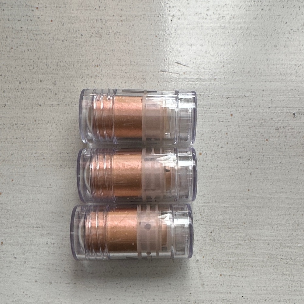 Milk Makeup Highlighter holographic new no box - Picture 3 of 3
